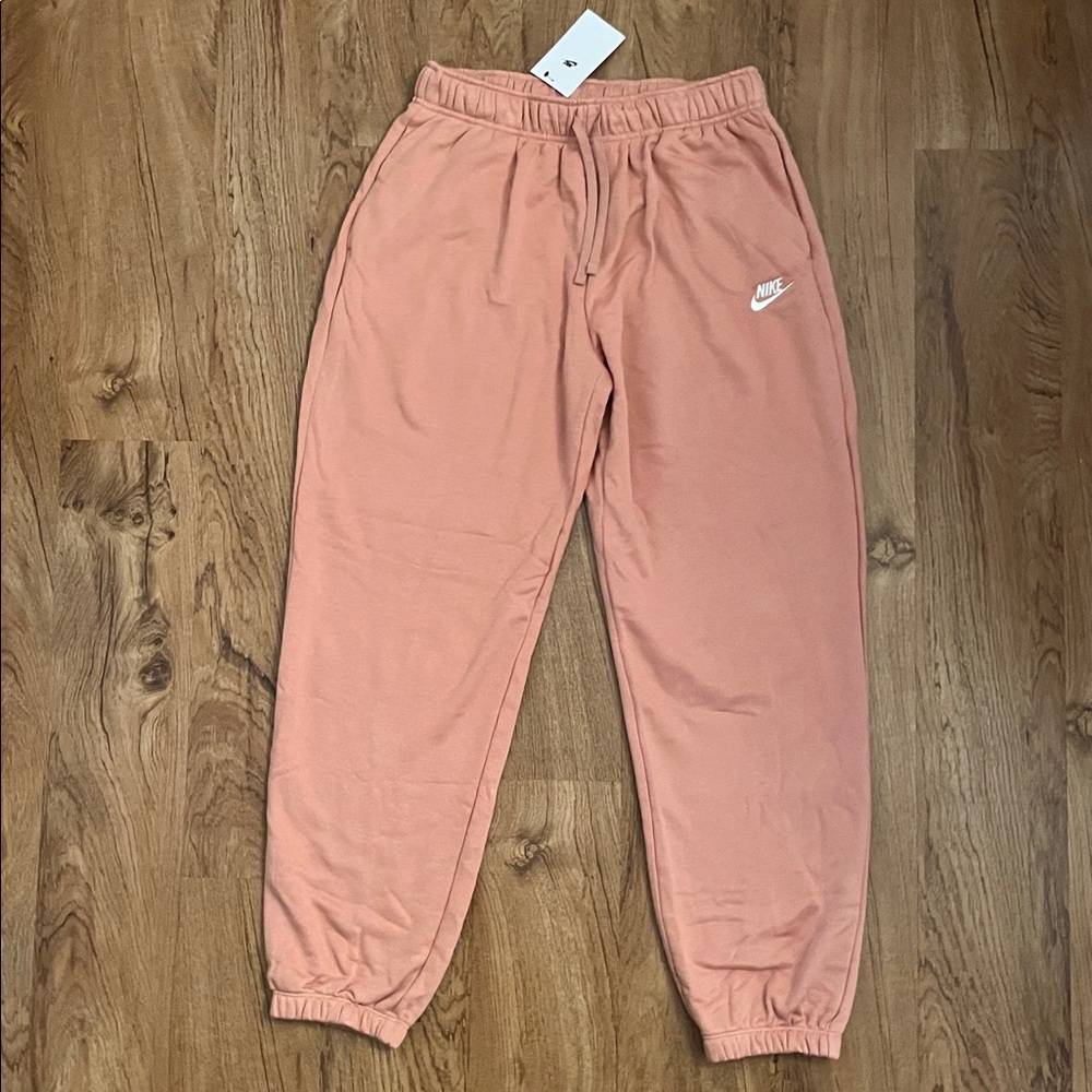 NWT Nike Sportswear Oversized Club Fleece Sweatpants - Picture 2 of 9